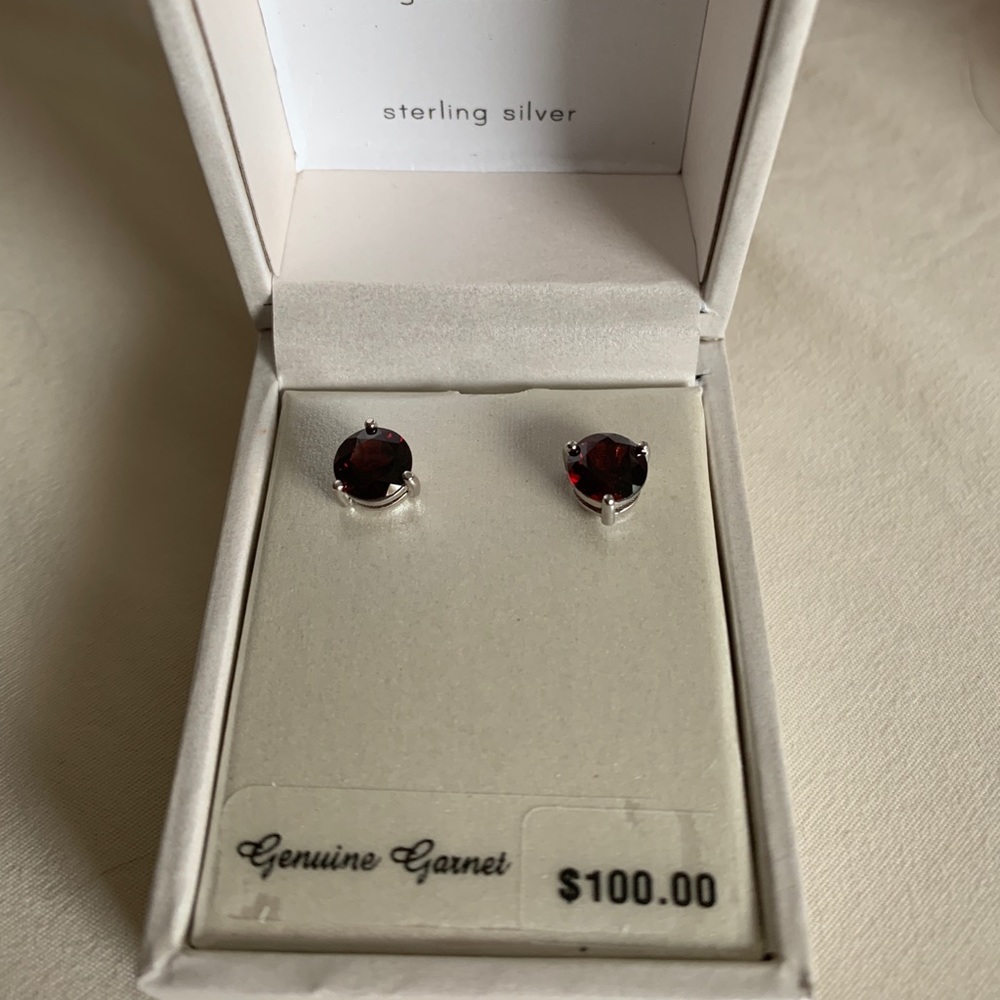 Genuine Garnet stone set in Sterling Silver✨